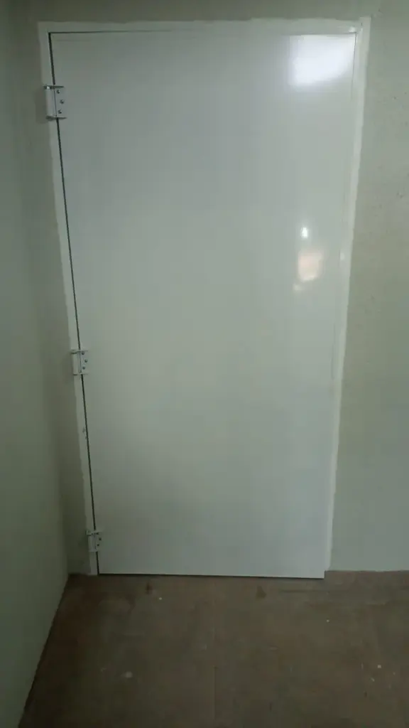 porta corta fogo branca para prédio